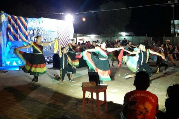 El ballet Gauchito Gil de Laprida recibioacute a academias folcloacutericas de Atamisqui Siliacutepica Sumamao y Friacuteas