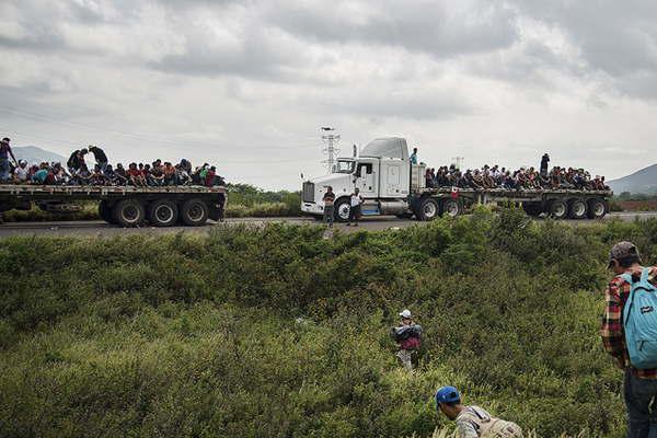 La caravana de migrantes marcha por Meacutexico hacia Estados Unidos