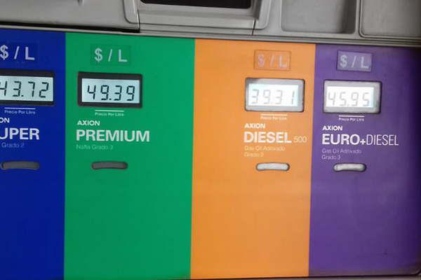 Tras la nueva suba de naftas un litro de premium ya cuesta casi 50