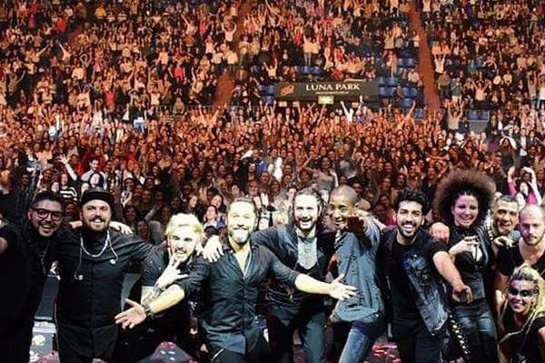 Santiago Alvarado tuvo un buen debut en la banda de Diego Torres