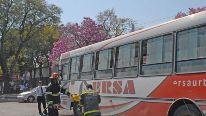 Se incendioacute un colectivo de Ersa por un cortocircuito