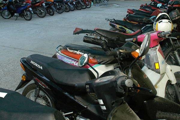 El estacionamiento para motos subioacute 25-en-porciento-