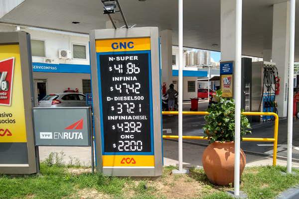 YPF incrementoacute soacutelo 2-en-porciento- promedio sus precios en  Santiago y se amplioacute la brecha con otras petroler