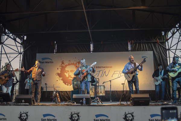 Carabajales llevaraacute a los colegios la versioacuten musicalizada del Martiacuten Fierro