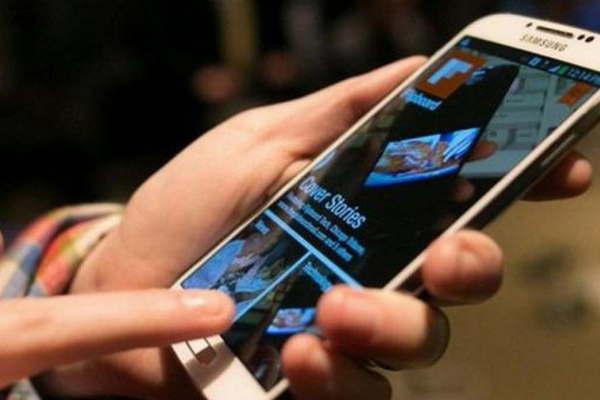 La telefoniacutea celular el primer aumento que llegaraacute en 2019