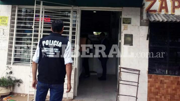 Secuestraron documentacioacuten y una memoria de PC de la farmacia Fochi