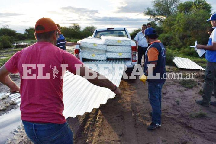 La ayuda para los vecinos es coordinada por la las autoridades de la Municipalidad de Loreto