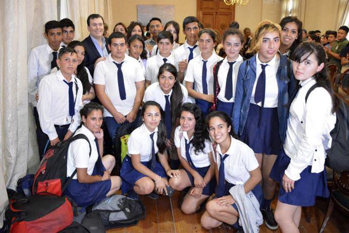 El gobernador de Santiago del Estero Dr Gerardo Zamora recibió a tres delegaciones de estudiantes
