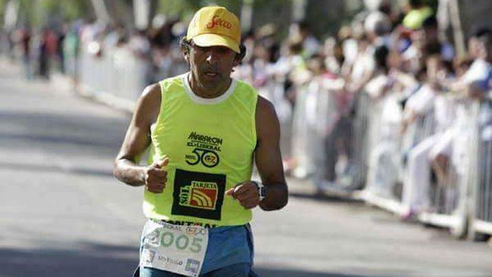 VIDEO Conoceacute a Claudio un atleta que estaacute por correr su uacuteltimo maratoacuten
