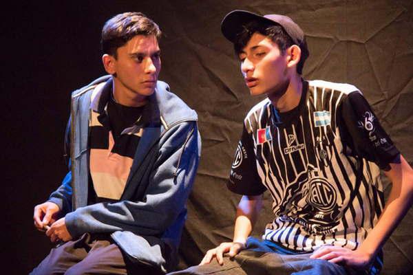 Teatro hecho por actores santiaguentildeos 