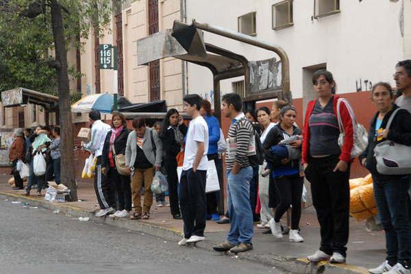 Ayer los colectivos comenzaron a circular pasado el mediodía