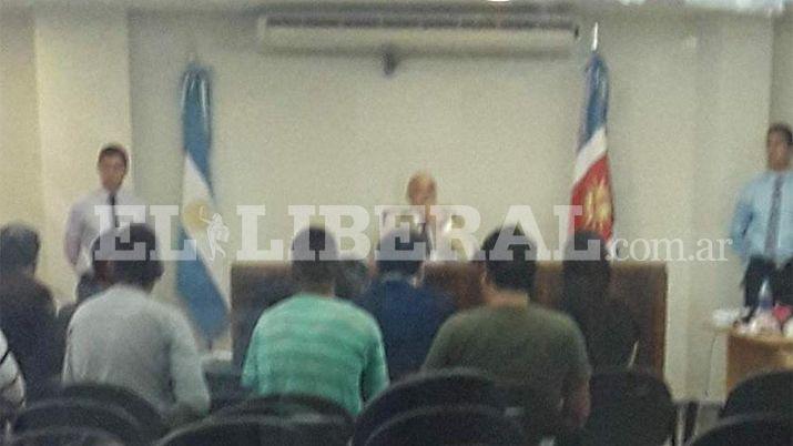 Un total de una docena de detenidos fueron trasladados a la audiencia que tiene lugar en el Centro Judicial Banda