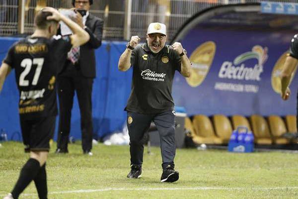 Maradona espera festejar por Boca  y por Dorados 