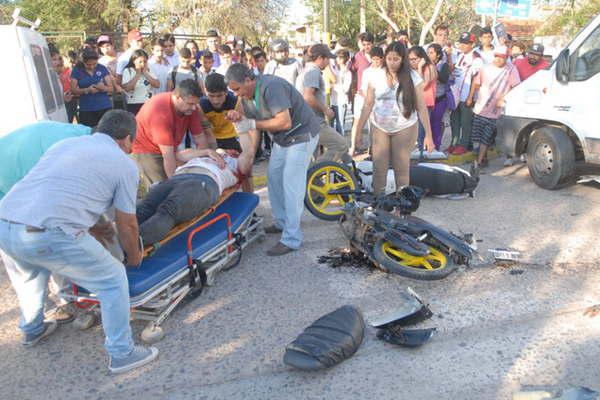 Grave tras protagonizar un accidente en Loreto 