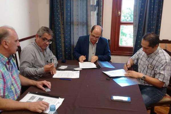 El Ministerio de Produccioacuten y comuna de Campo Gallo acuerdan acciones para ampliar beneficios a la zona rural
