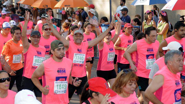 Miles de atletas participaron del Maratoacuten 120 Aniversario de EL LIBERAL