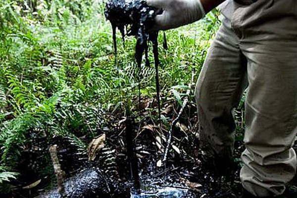 Pueblos de la Amazonia peruana afectados por los derrames de petroacuteleo