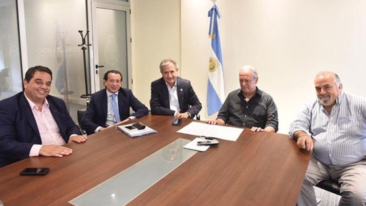 De la reunión participaron Andrés Ibarra Dante Sica Jorge Triaca y Andrés Rodríguez