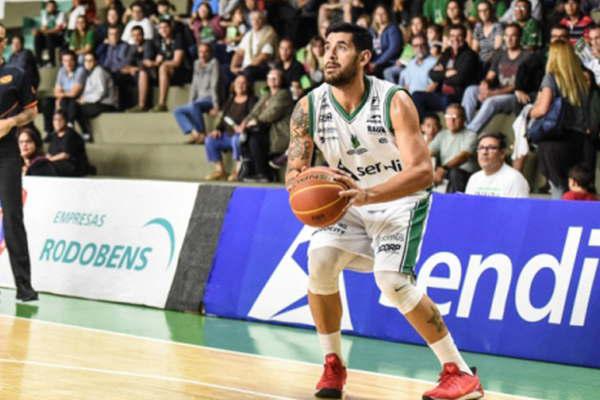 Enzo Ruiz no pudo evitar la derrota de Bauruacute Basket
