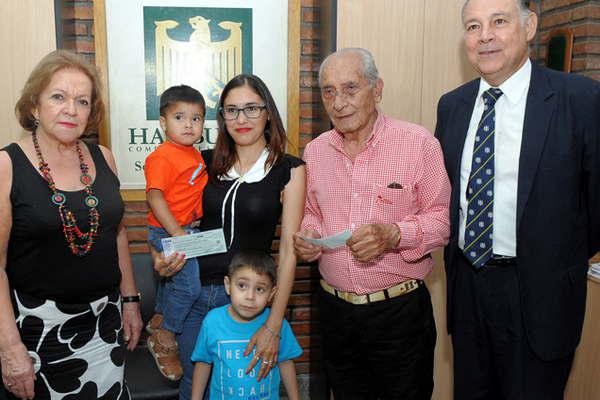 Hamburgo Ciacutea de Seguros volvioacute a premiar a sus afiliados 