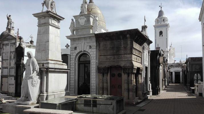 Un explosivo casero estalló en el Cementerio de Recoleta