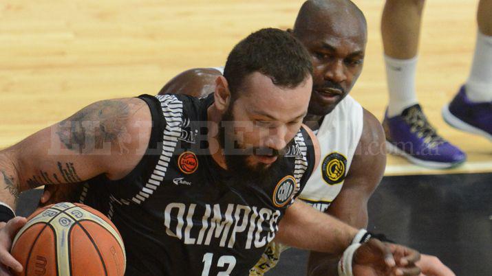 El Negro bandentildeo arrancoacute con el pie derecho ante Comunicaciones de Mercedes