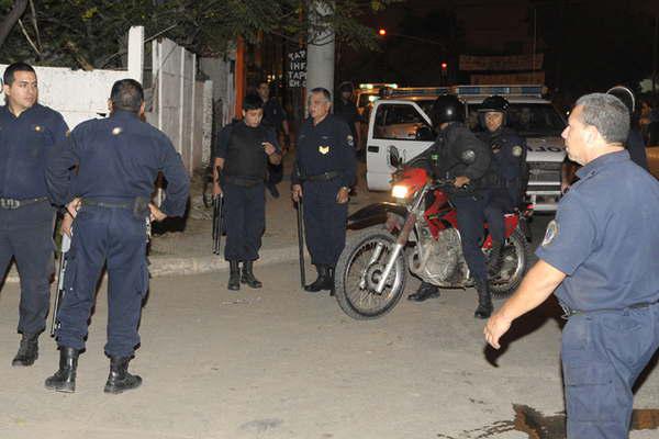 Un municipal insultoacute a una quiosquera que no le aceptoacute un billete por ser falso