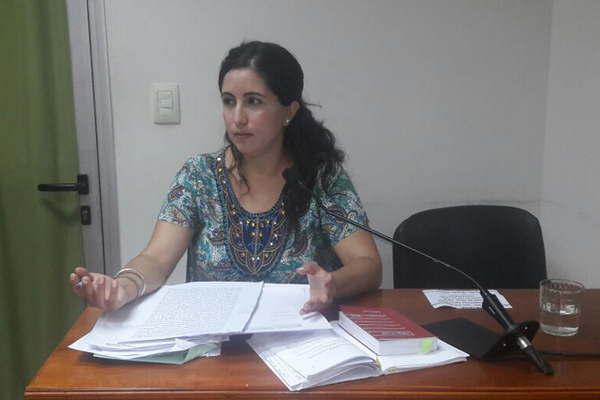 Condenan a un hombre que abusoacute y embarazoacute a una menor