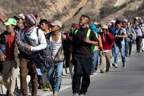 Llegan migrantes a la frontera con EEUU 