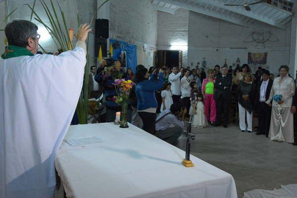 Tres santiaguentildeos seraacuten ordenados hoy como diaacuteconos permanentes