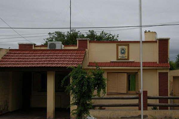 Empleado de una Comisioacuten Municipal abusoacute de sus hijastras