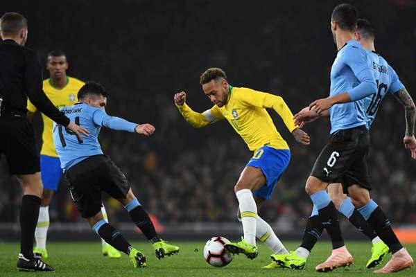 Neymar le dio el triunfo  a Brasil ante Uruguay  
