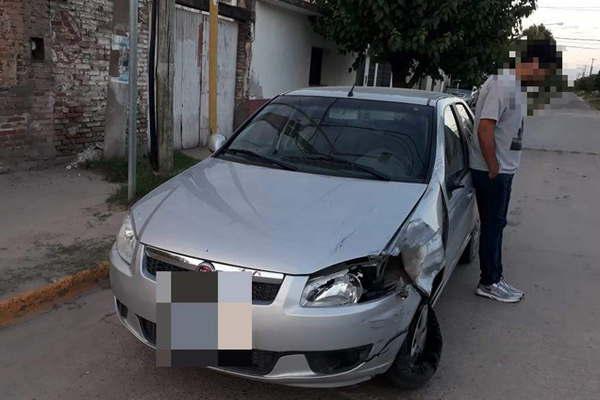 Empleado judicial chocoacute con su auto a un agente de la Policiacutea y huyoacute pero fue detenido 