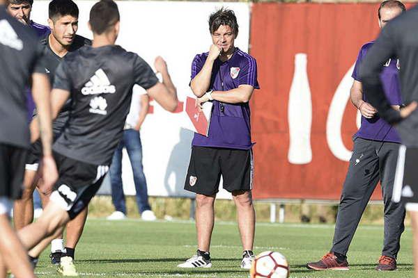 Regresa al trabajo y quiere recuperar a Scocco