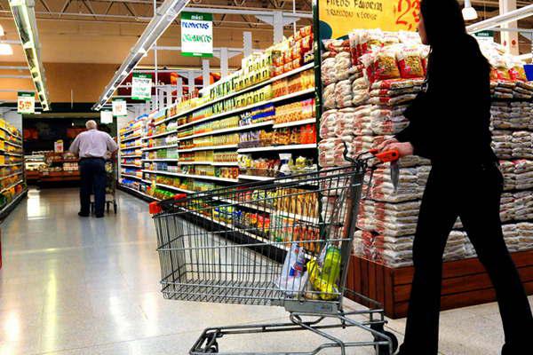 Buscan cerrar acuerdo para lograr una canasta baacutesica familiar antes de las fiestas de fin de antildeo