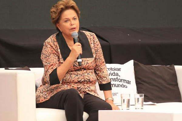 Dilma Rousseff realizoacute un severo cuestionamiento a Jair Bolsonaro 