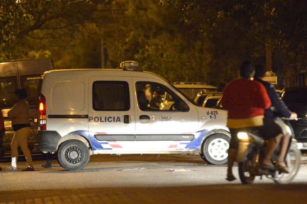 Apresaron a un joven que matoacute a cuchilladas a un perro Boxer de su vecina