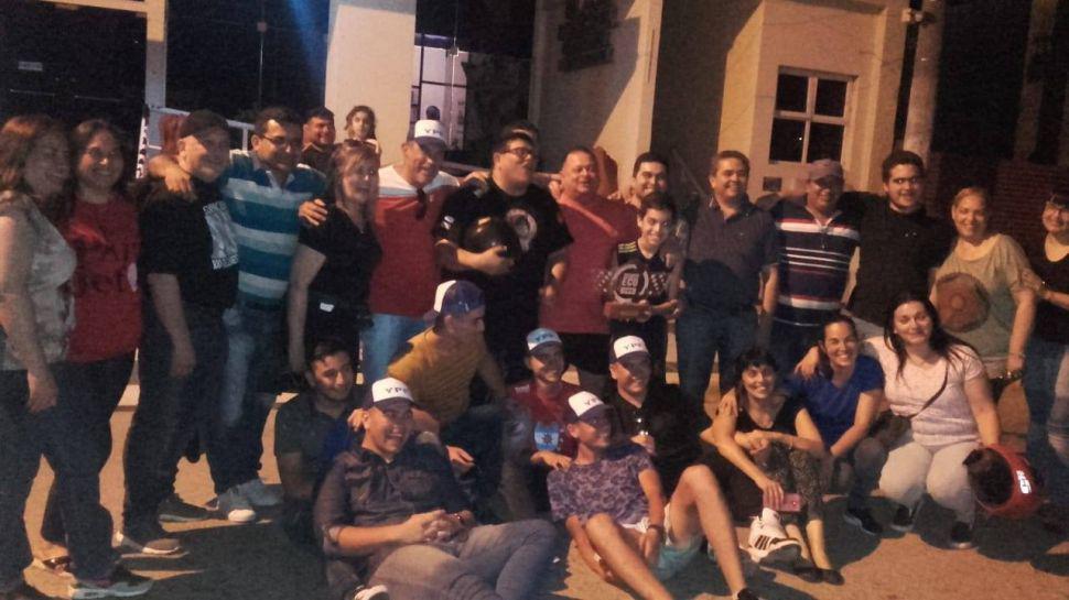 Con una caravana recibieron a los alumnos que ganaron el Desafiacuteo Eco