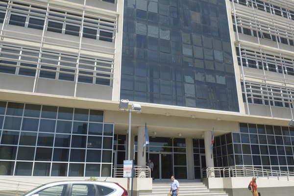 Hoy definen la suerte del profesor de un Jardiacuten sospechado de abuso