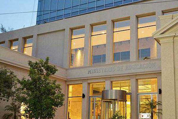 Notifican a docentes sobre cargos jeraacuterquicos en el Nivel Secundario