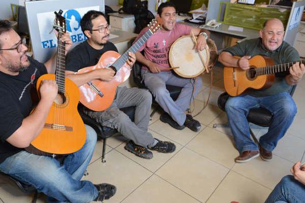 El grupo Salitral hace La Despedida con folcloristas de su generacioacuten 