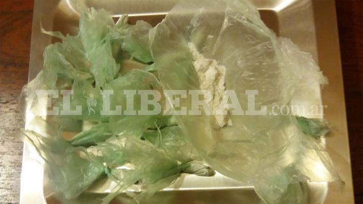 Antildeatuya- inquilinos de un hotel fueron sorprendidos con cocaiacutena