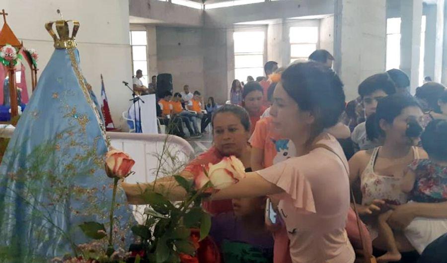 La imagen de la Virgen del Valle llegoacute a Friacuteas y los devotos ya toman gracia