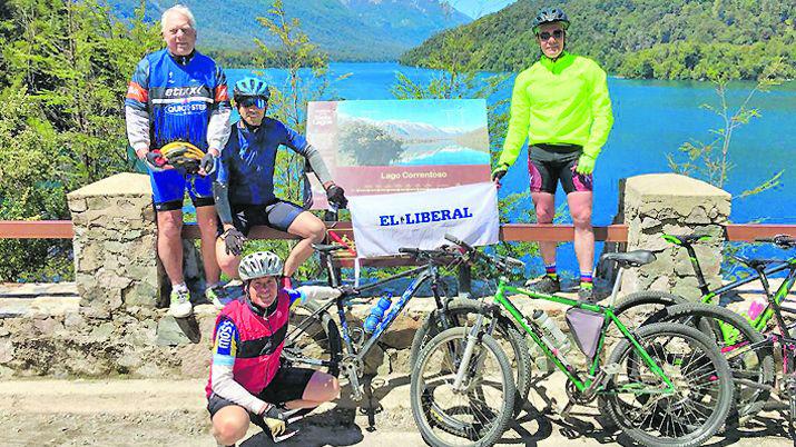 Un grupo de santiaguentildeos realiza una gran travesiacutea