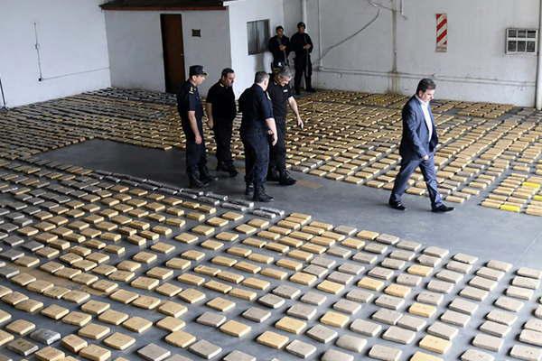 Incautaron cinco toneladas de marihuana en Zaacuterate Brazo Largo