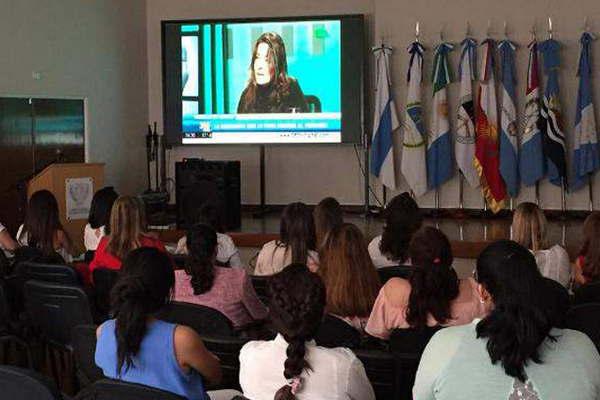 Proyectan filme sobre violencia de geacutenero en el Poder Judicial