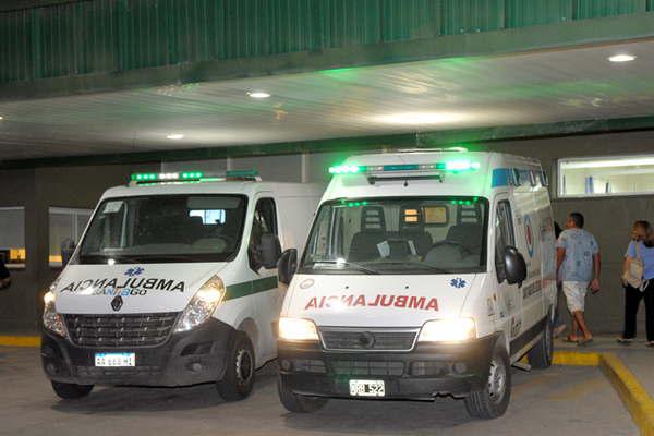 Funcionario policial perdioacute la vida al impactar una columna con su moto