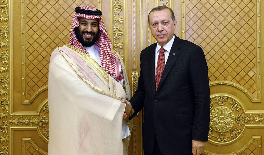 El príncipe heredero saudí Mohammed Bin Salman y el premier turco Recep Erdogan