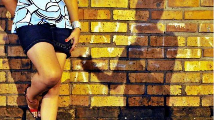 Un camionero contratoacute a una travesti que le terminoacute robando el celular