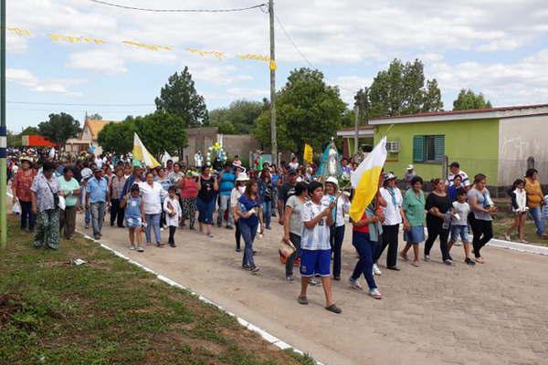 La auteacutentica Virgen del Valle visitoacute a sus devotos de Tapso